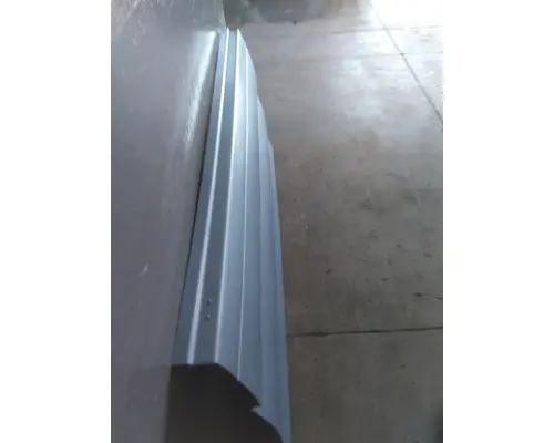 VOLVO VNL CAB SKIRTSIDE FAIRING