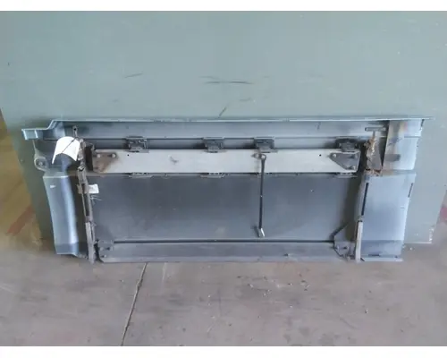 VOLVO VNL CAB SKIRTSIDE FAIRING