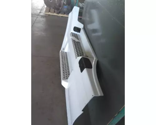 VOLVO VNL CAB SKIRTSIDE FAIRING