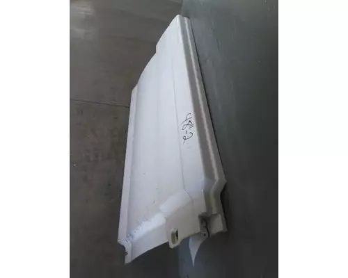 VOLVO VNL CAB SKIRTSIDE FAIRING
