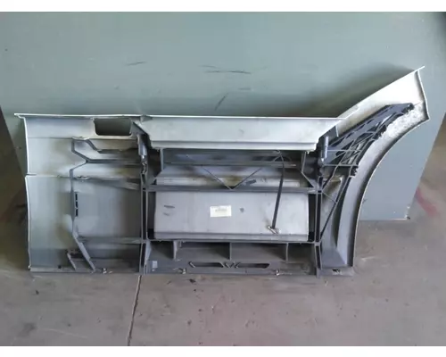VOLVO VNL CAB SKIRTSIDE FAIRING