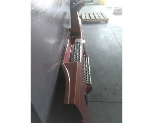 VOLVO VNL CAB SKIRTSIDE FAIRING