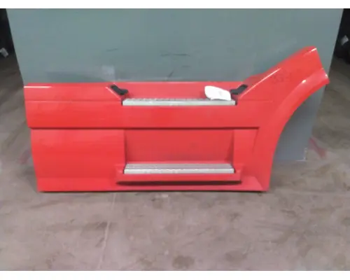 VOLVO VNL CAB SKIRTSIDE FAIRING