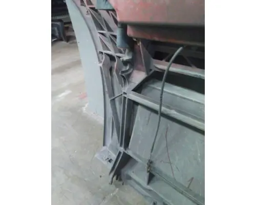 VOLVO VNL CAB SKIRTSIDE FAIRING