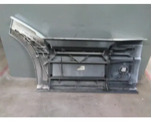 VOLVO VNL CAB SKIRTSIDE FAIRING