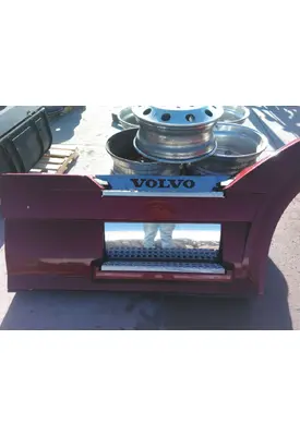 VOLVO VNL CAB SKIRT/SIDE FAIRING