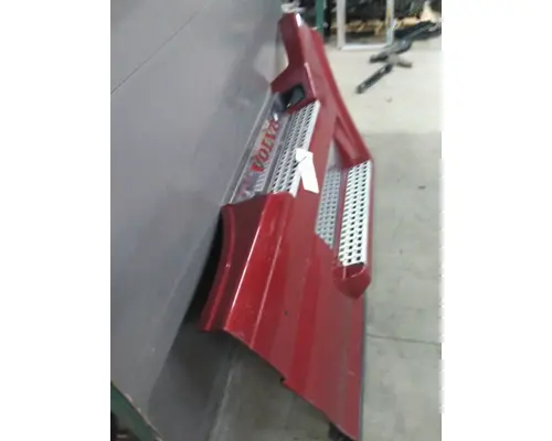 VOLVO VNL CAB SKIRTSIDE FAIRING