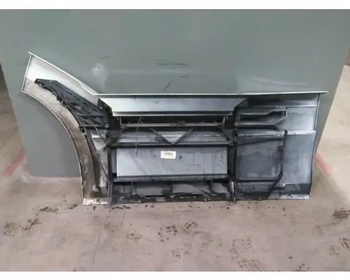 VOLVO VNL CAB SKIRTSIDE FAIRING