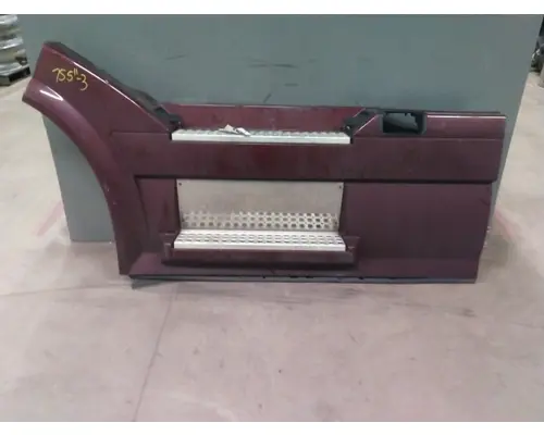 VOLVO VNL CAB SKIRTSIDE FAIRING