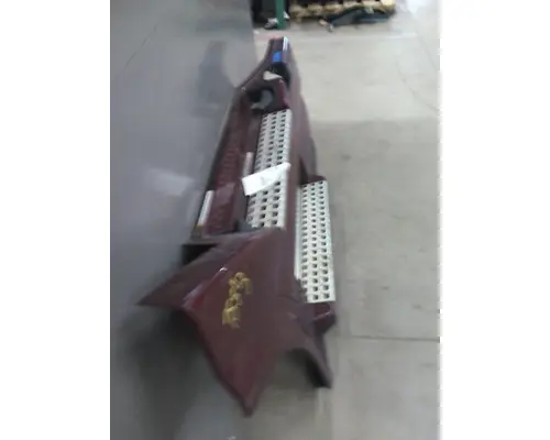 VOLVO VNL CAB SKIRTSIDE FAIRING