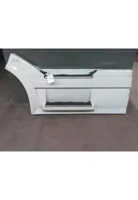 VOLVO VNL CAB SKIRT/SIDE FAIRING