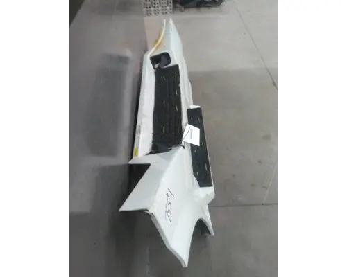 VOLVO VNL CAB SKIRTSIDE FAIRING