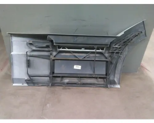 VOLVO VNL CAB SKIRTSIDE FAIRING