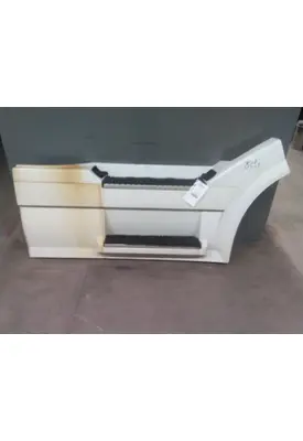 VOLVO VNL CAB SKIRT/SIDE FAIRING