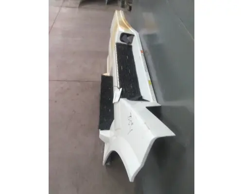 VOLVO VNL CAB SKIRTSIDE FAIRING