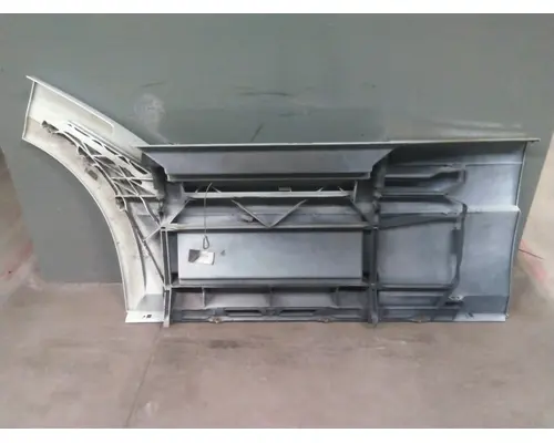 VOLVO VNL CAB SKIRTSIDE FAIRING