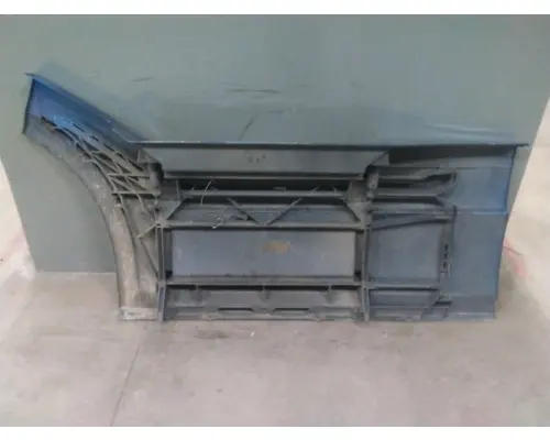 VOLVO VNL CAB SKIRTSIDE FAIRING
