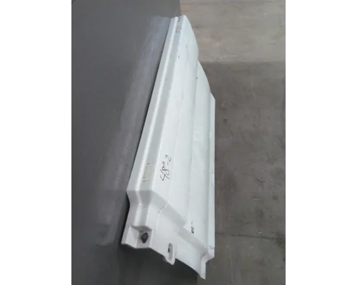 VOLVO VNL CAB SKIRTSIDE FAIRING