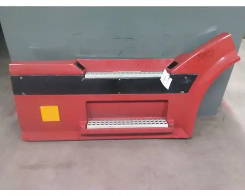 VOLVO VNL CAB SKIRTSIDE FAIRING