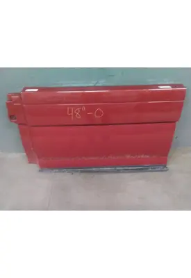 VOLVO VNL CAB SKIRT/SIDE FAIRING