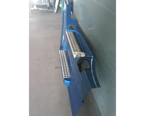 VOLVO VNL CAB SKIRTSIDE FAIRING