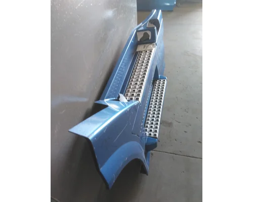 VOLVO VNL CAB SKIRTSIDE FAIRING