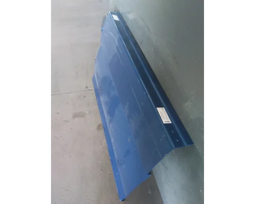 VOLVO VNL CAB SKIRTSIDE FAIRING