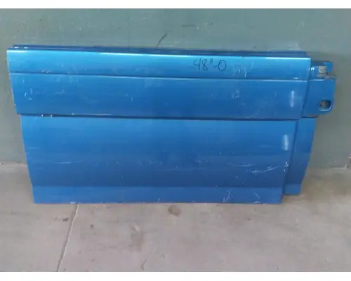 VOLVO VNL CAB SKIRTSIDE FAIRING