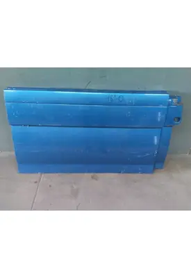 VOLVO VNL CAB SKIRT/SIDE FAIRING