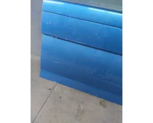 VOLVO VNL CAB SKIRTSIDE FAIRING
