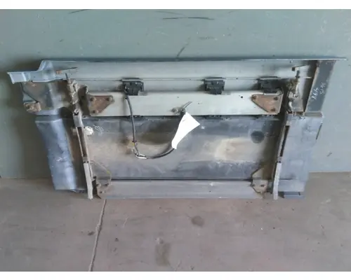 VOLVO VNL CAB SKIRTSIDE FAIRING