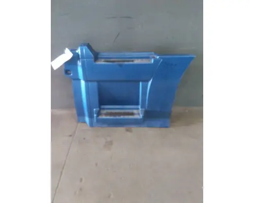 VOLVO VNL CAB SKIRTSIDE FAIRING