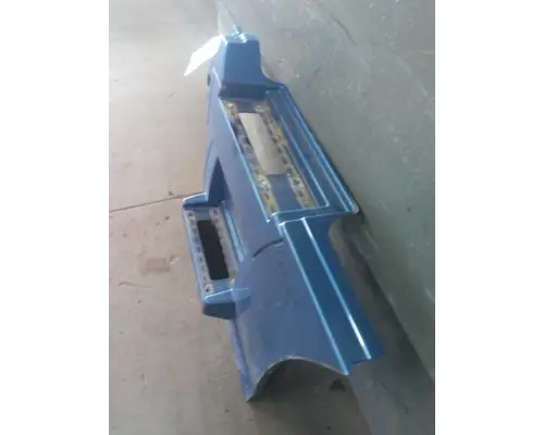 VOLVO VNL CAB SKIRTSIDE FAIRING