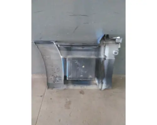 VOLVO VNL CAB SKIRTSIDE FAIRING