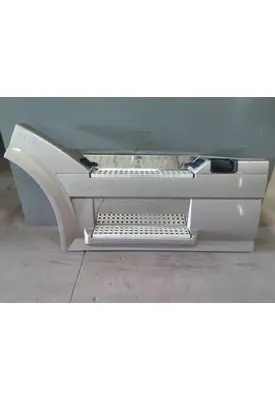VOLVO VNL CAB SKIRT/SIDE FAIRING