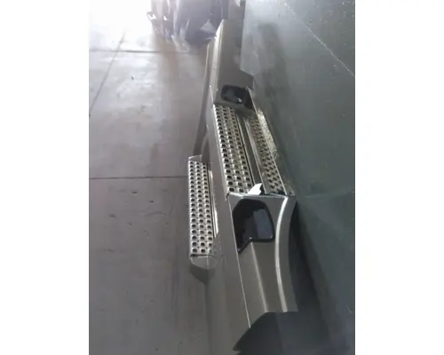 VOLVO VNL CAB SKIRTSIDE FAIRING