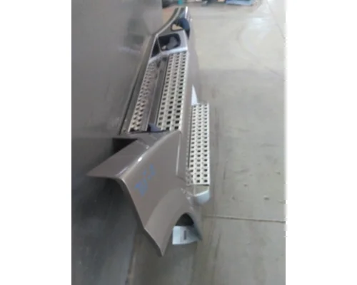 VOLVO VNL CAB SKIRTSIDE FAIRING