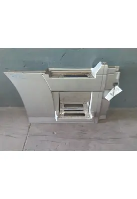 VOLVO VNL CAB SKIRT/SIDE FAIRING