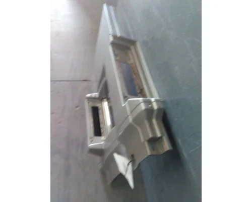 VOLVO VNL CAB SKIRTSIDE FAIRING