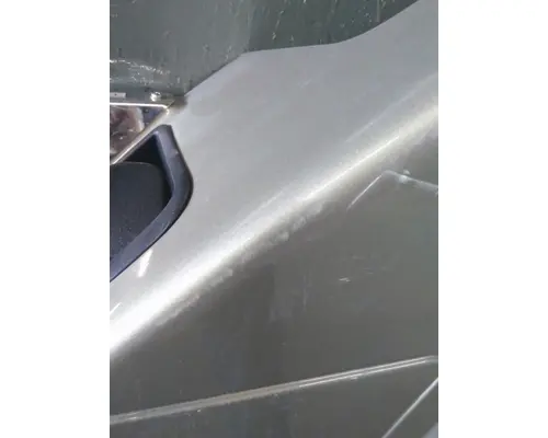 VOLVO VNL CAB SKIRTSIDE FAIRING