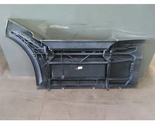 VOLVO VNL CAB SKIRTSIDE FAIRING