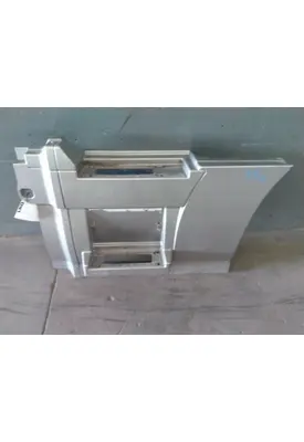 VOLVO VNL CAB SKIRT/SIDE FAIRING