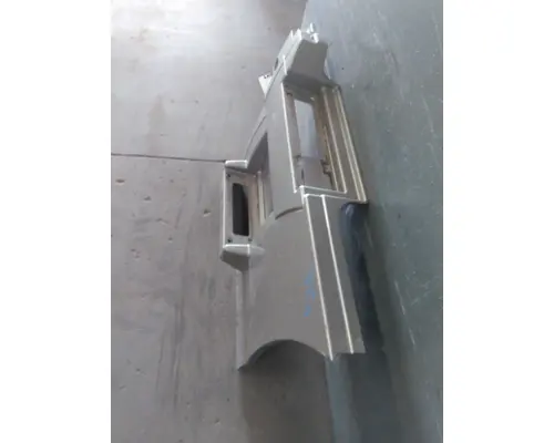 VOLVO VNL CAB SKIRTSIDE FAIRING