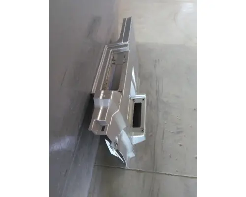 VOLVO VNL CAB SKIRTSIDE FAIRING