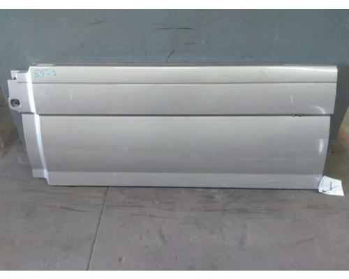 VOLVO VNL CAB SKIRTSIDE FAIRING