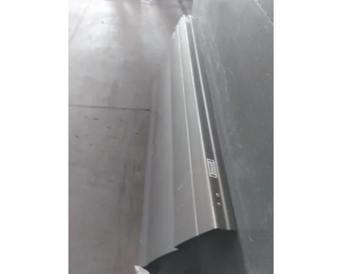 VOLVO VNL CAB SKIRTSIDE FAIRING