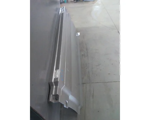 VOLVO VNL CAB SKIRTSIDE FAIRING