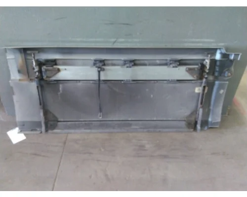 VOLVO VNL CAB SKIRTSIDE FAIRING