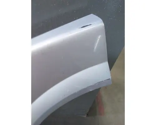 VOLVO VNL CAB SKIRTSIDE FAIRING