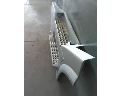 VOLVO VNL CAB SKIRTSIDE FAIRING